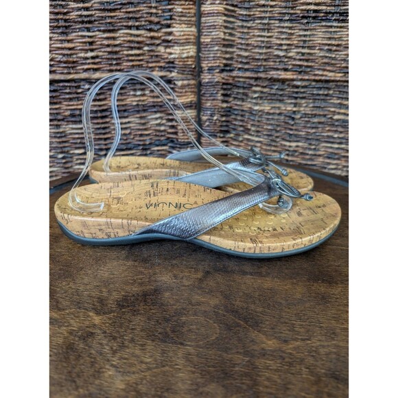Vionic Cassie Flip Flops Sandals Womens 10 Silver Slip On Thongs Reptile Bows - Picture 1 of 15